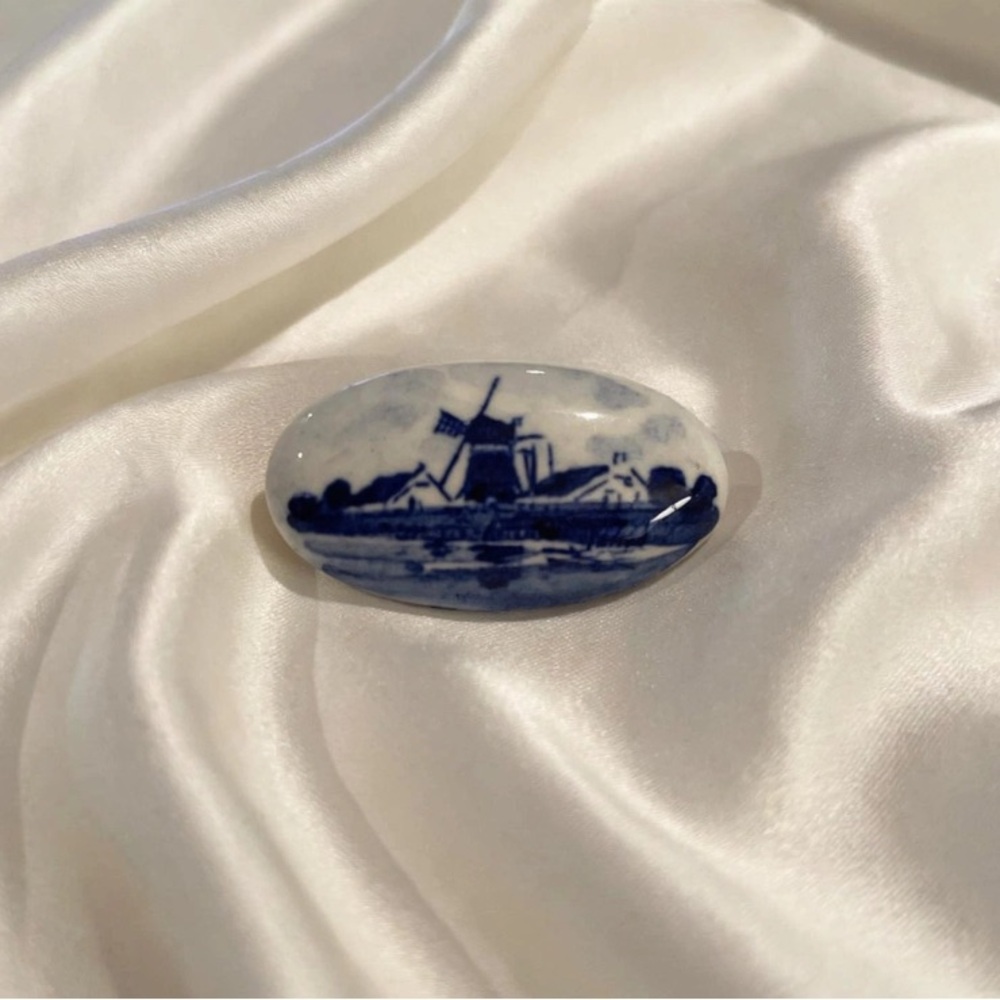 VTG Delft Oval Porcelain Blue Windmill Brooch